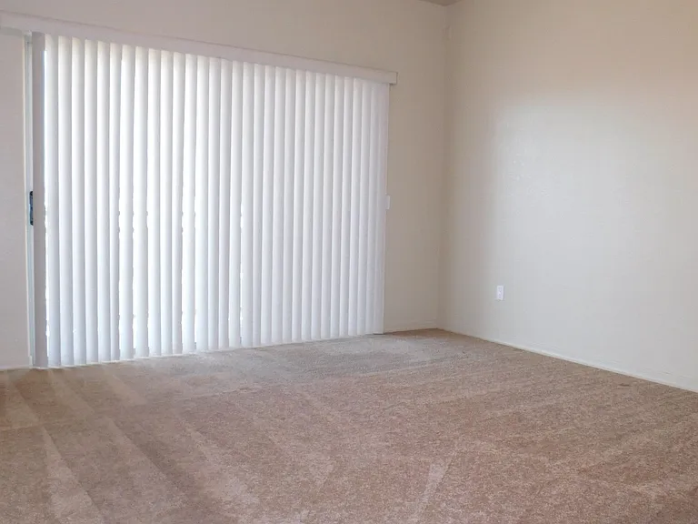 812 Landon Dr #B202 — Photo 3