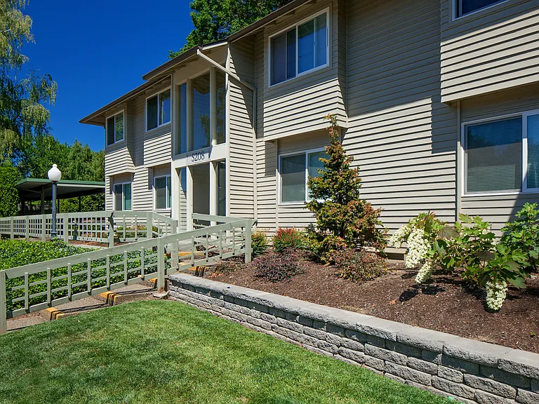 Garden Park Apartments — Photo 20