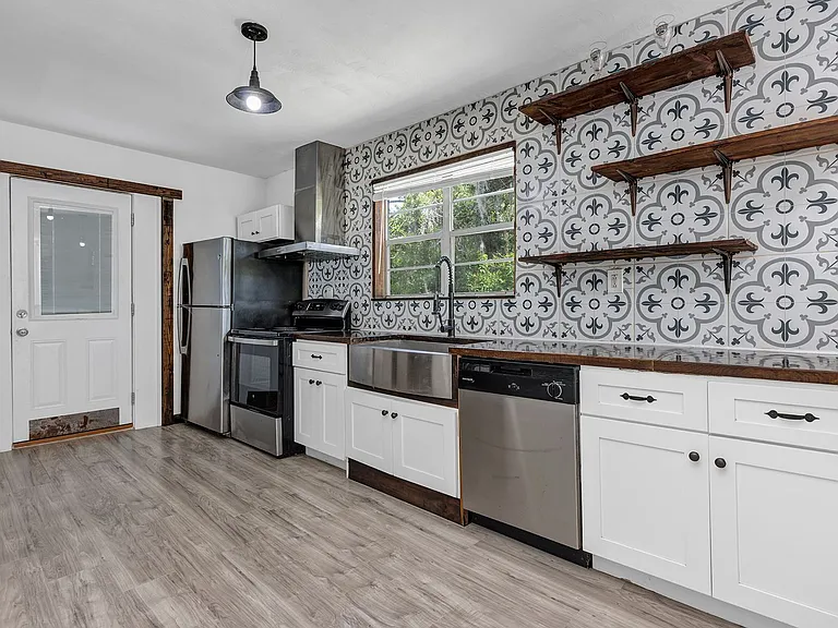 611 Marion St — Photo 20