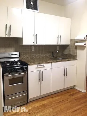 Rented by Mdrn Residential | media 10