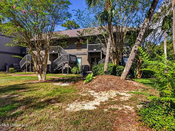 106 Lanai Vlg, Diamondhead, MS 39525
