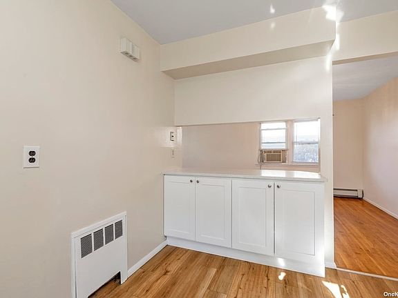 5th image of 438 Burkhard Ave