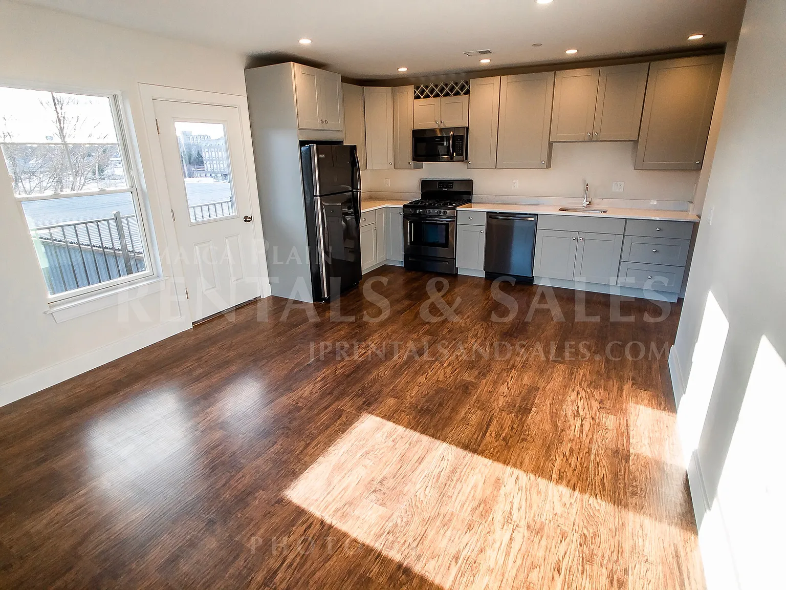 2 bed, 2.0 bath, 965 sqft, $3,095 — Photo 4