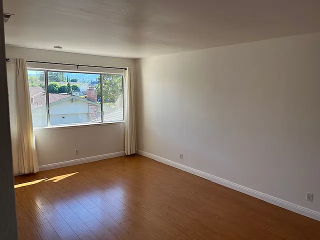 1577 Brookvale Dr — Photo 2