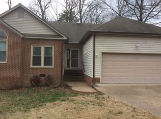 5800 Meadowood Ln, North Chesterfield, VA 23237