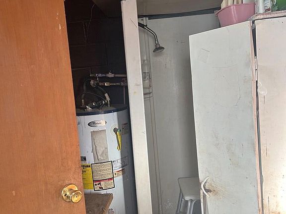 5th image of 7685 Gladiola Ave