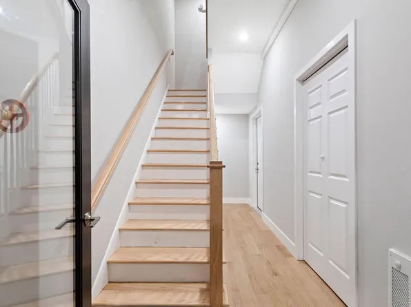 628 Bloomfield St #2, Hoboken, NJ 07030