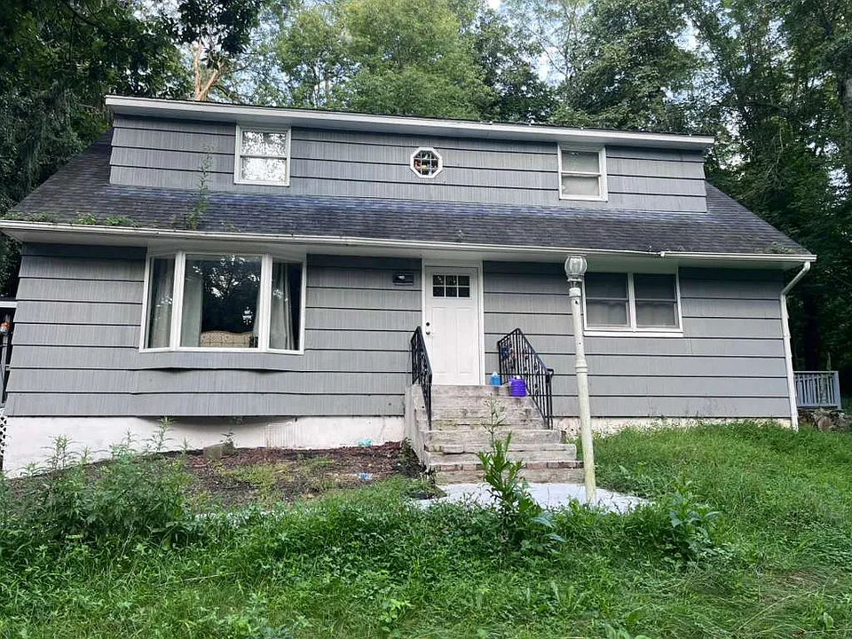 743 Haverstraw Rd
