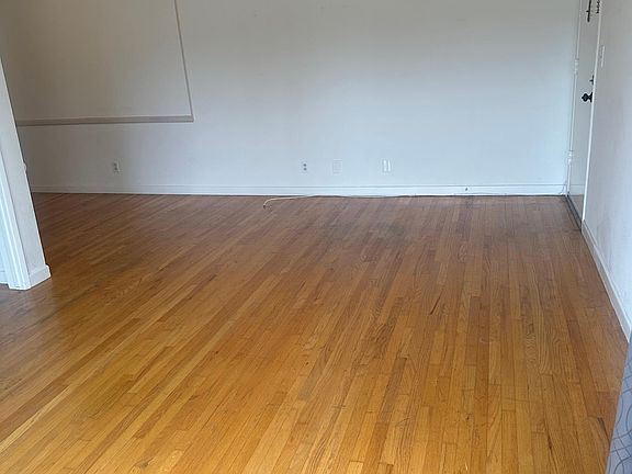 4th image of 11019 Culver Blvd #11019