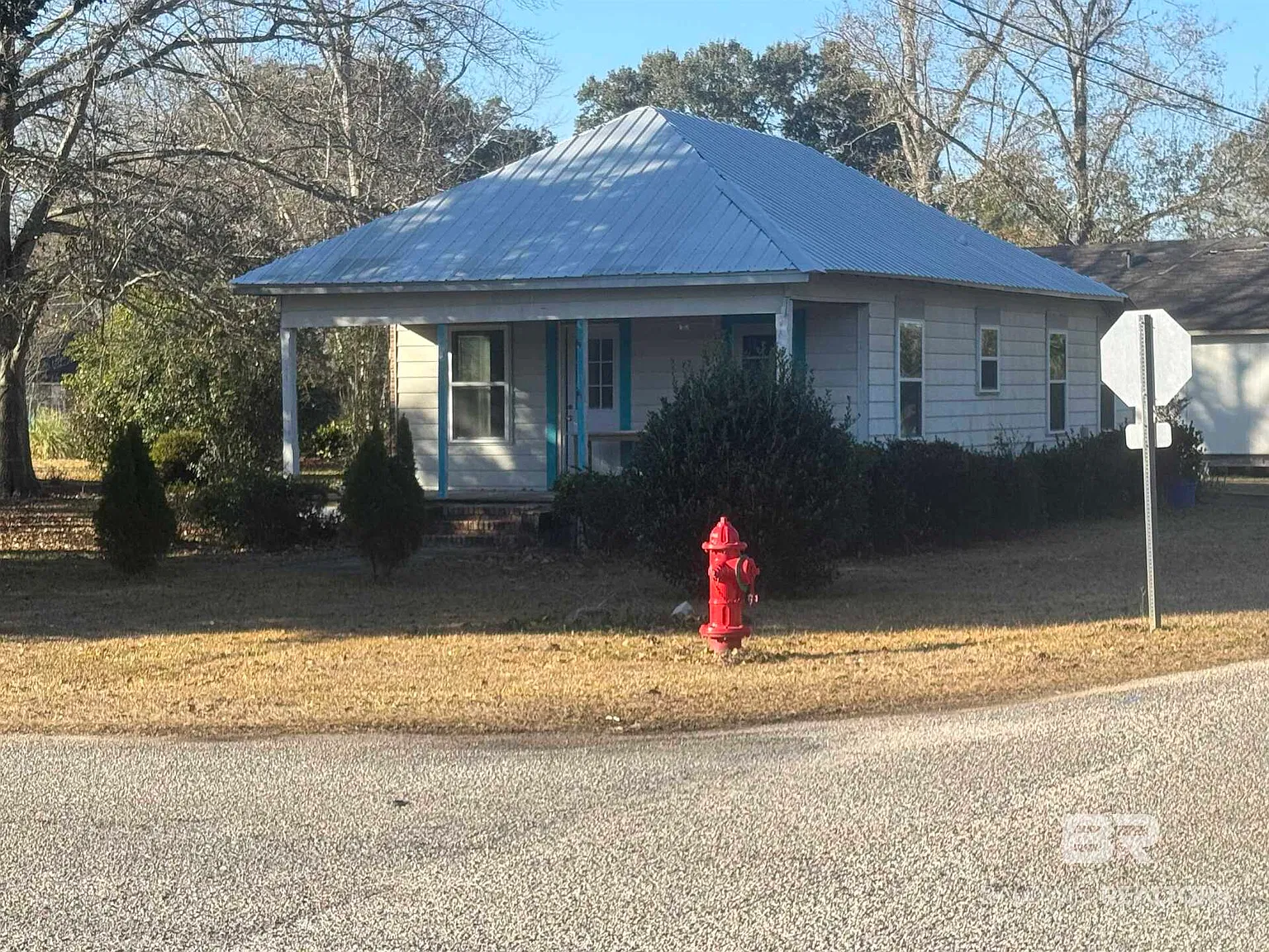 1 bed, 1.0 bath, 786 sqft, $1,050 — Photo 1