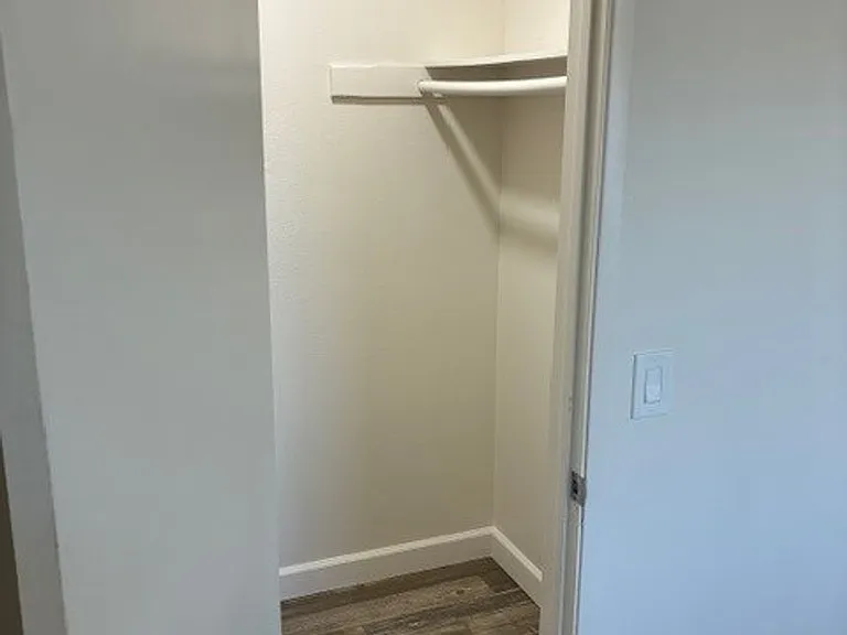 Summit Creek Apartments — Photo 36