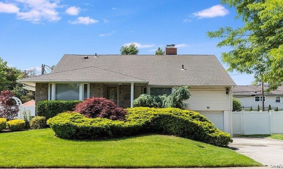 1st image of 95 Birchwood Park Drive