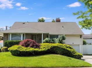 95 Birchwood Park Dr, Jericho, NY 11753