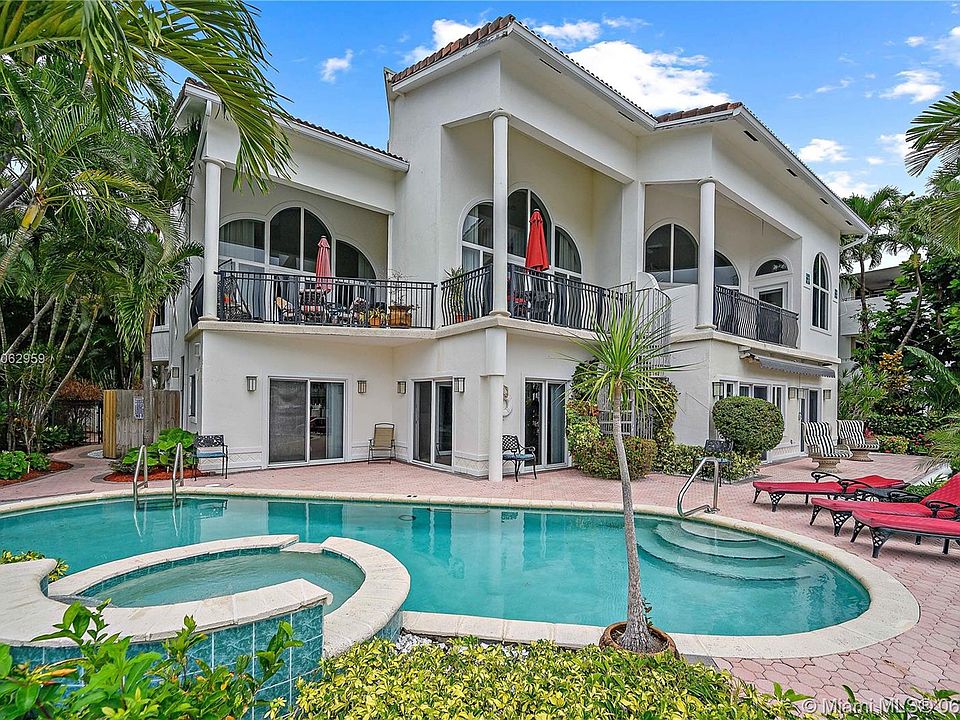 1st image of 70 E Isle Of Venice Dr #102