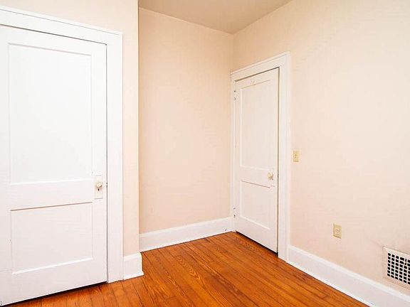 2nd image of 228 Hollywood Ave