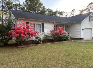 1104 Barkentine Dr, New Bern, NC 28560