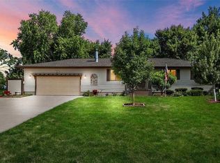 120 Brougham Rd, Robins, IA 52328