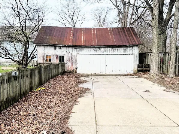 320 2nd St NE, Carmel, IN 46032