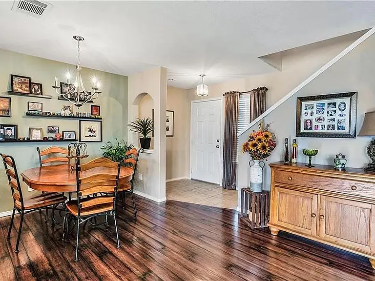 7524 Lazy Spur Blvd — Photo 5