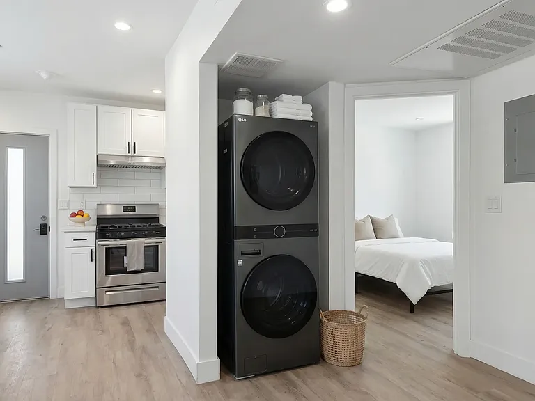 1299 W 36th St - USC DPS — Photo 14