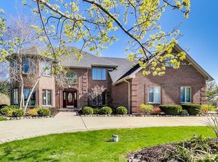 3 Sandpiper Ln, Hawthorn Woods, IL 60047