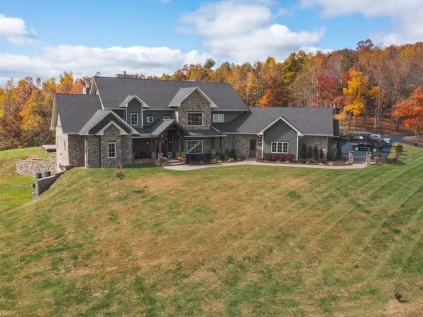934 Hummingbird Ln SE, Copper Hill, VA 24079
