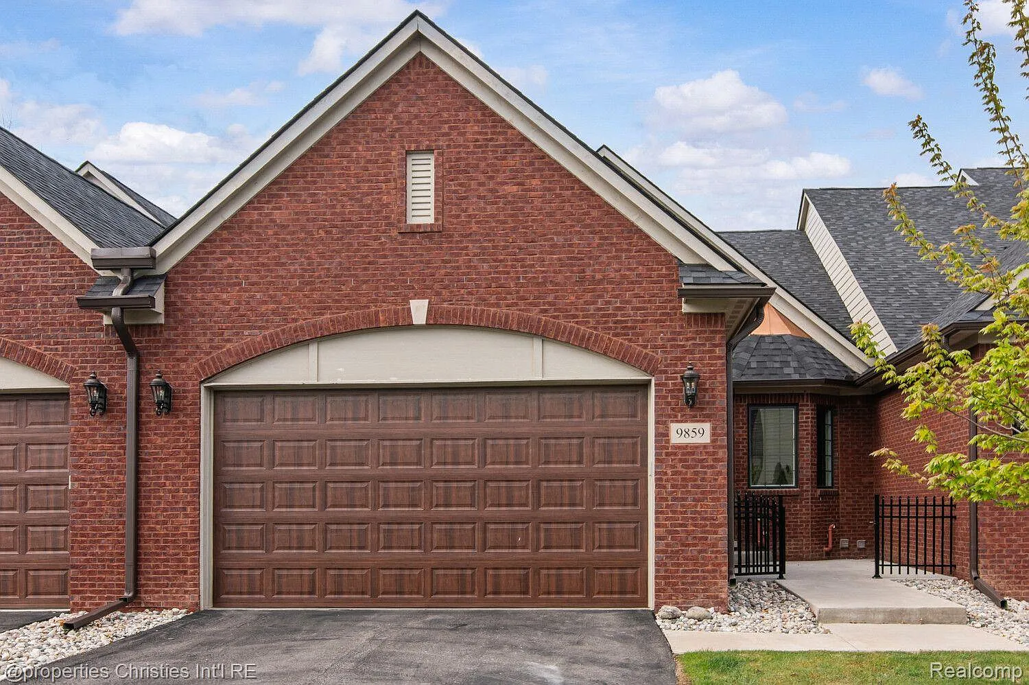 9859 Nature Valley Dr photo 1