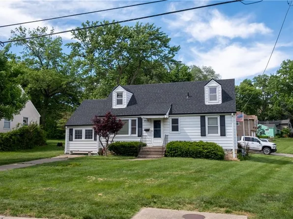 7516 W 83rd St, Overland Park, KS 66204