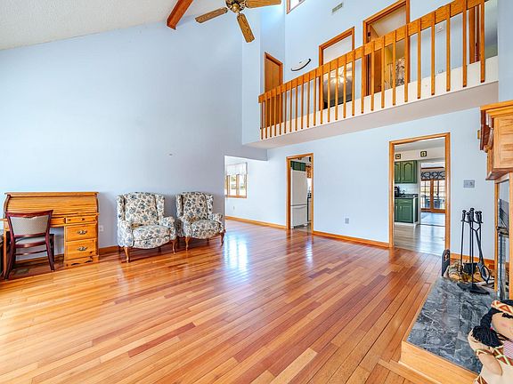 5th image of 43 Acorn Ln