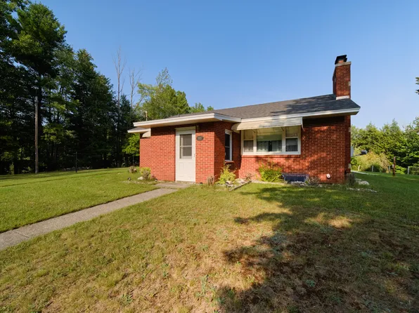 5975 Falk Rd, Manistee, MI 49660