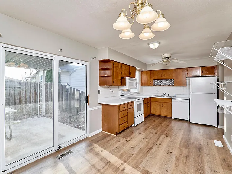 3204 Bristol Hall Dr — Photo 7
