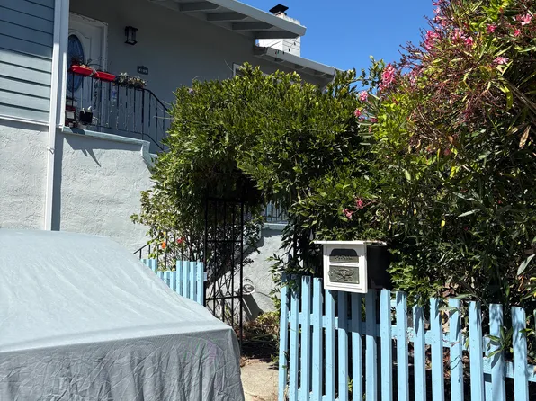 (undisclosed Address), El Sobrante, CA 94803