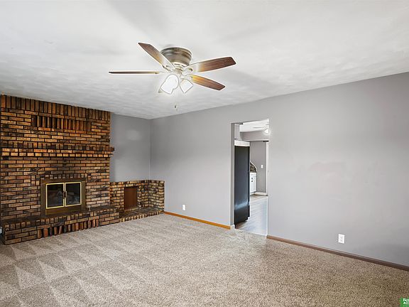 5th image of 5106 Oaks Ln