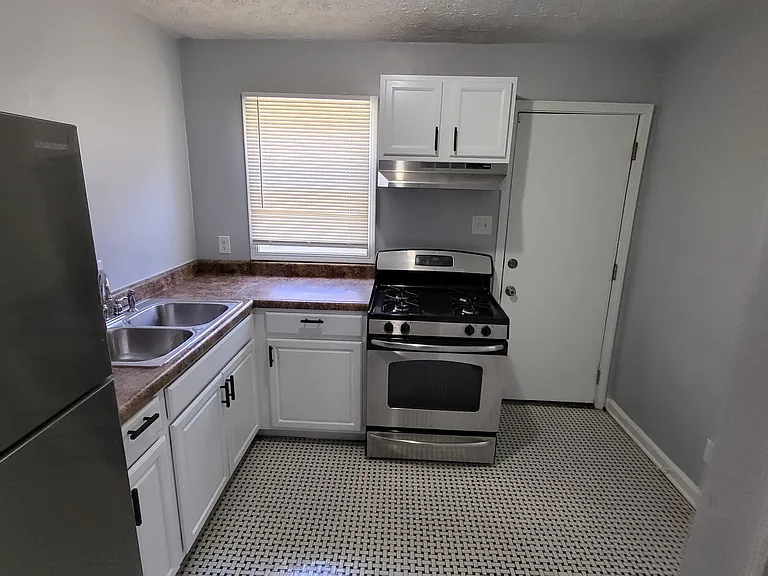 224 N Tacoma Ave #B — Photo 5