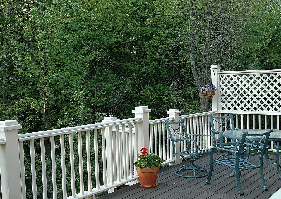2nd image of 1122 Glen Echo Ln