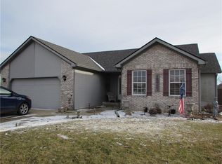 1347 Pin Oak Ct, Martinsville, IN 46151