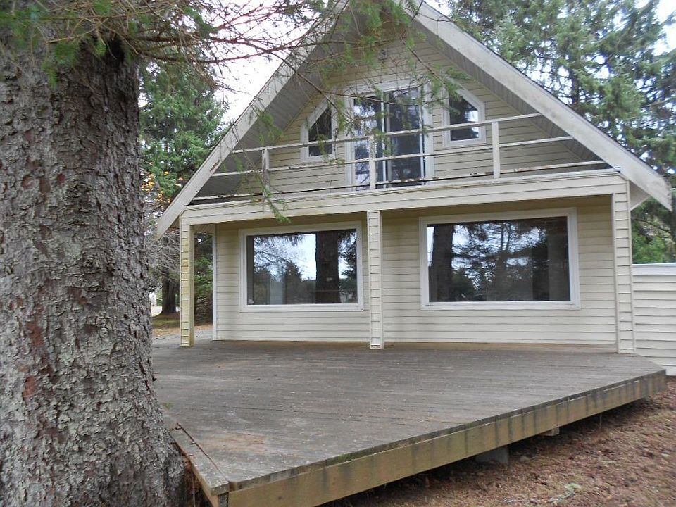 1st image of 157 Octopus Ave NE