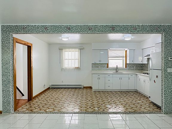 4th image of 8615 24th Ave #3