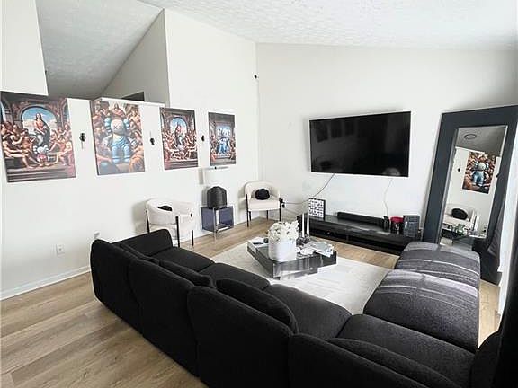 4th image of 3915 Basil Way SW