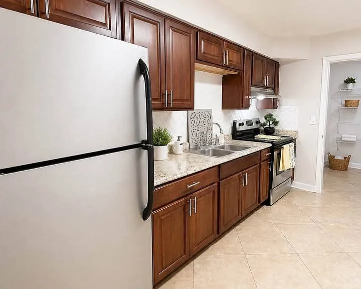 310 S Orleans Ave — Photo 5