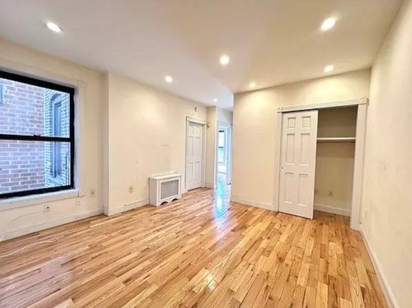 217 East 82nd Street image 1 of 10