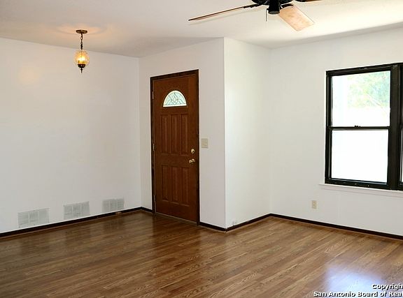 3rd image of 9423 Millbrook Dr