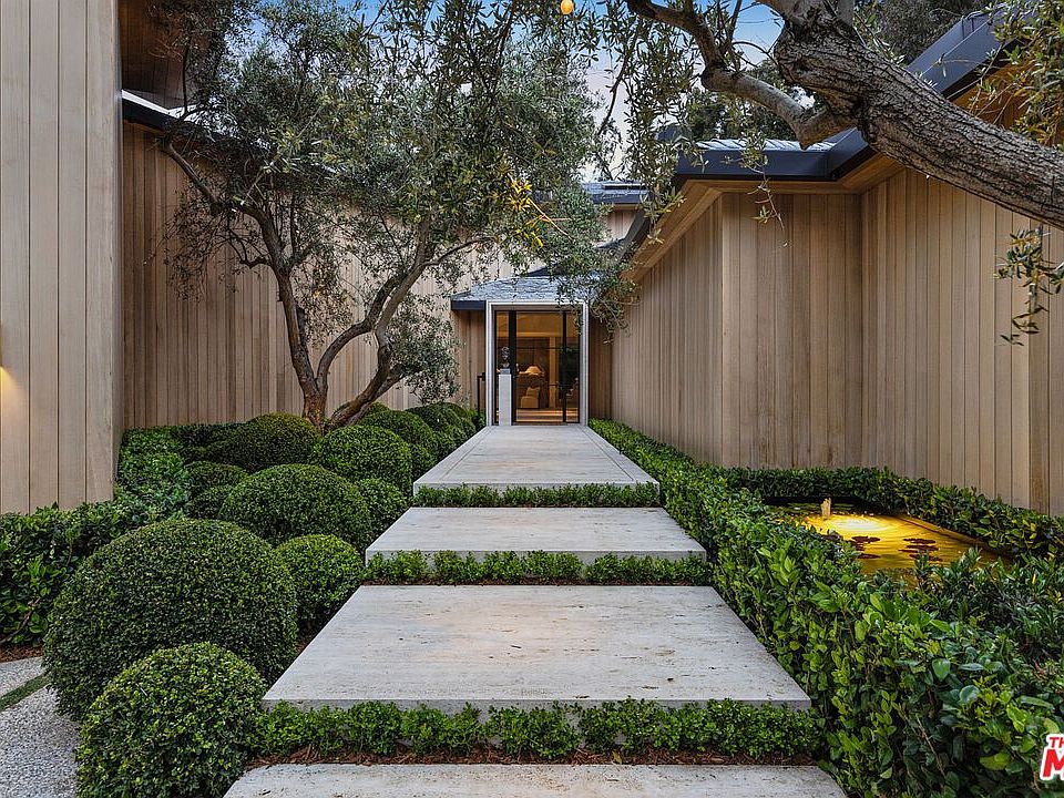 9051 Briarcrest Ln, Beverly Hills, CA 90210 | Zillow