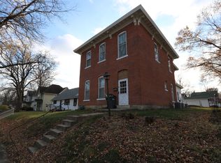 1103 S 5th St, Burlington, IA 52601