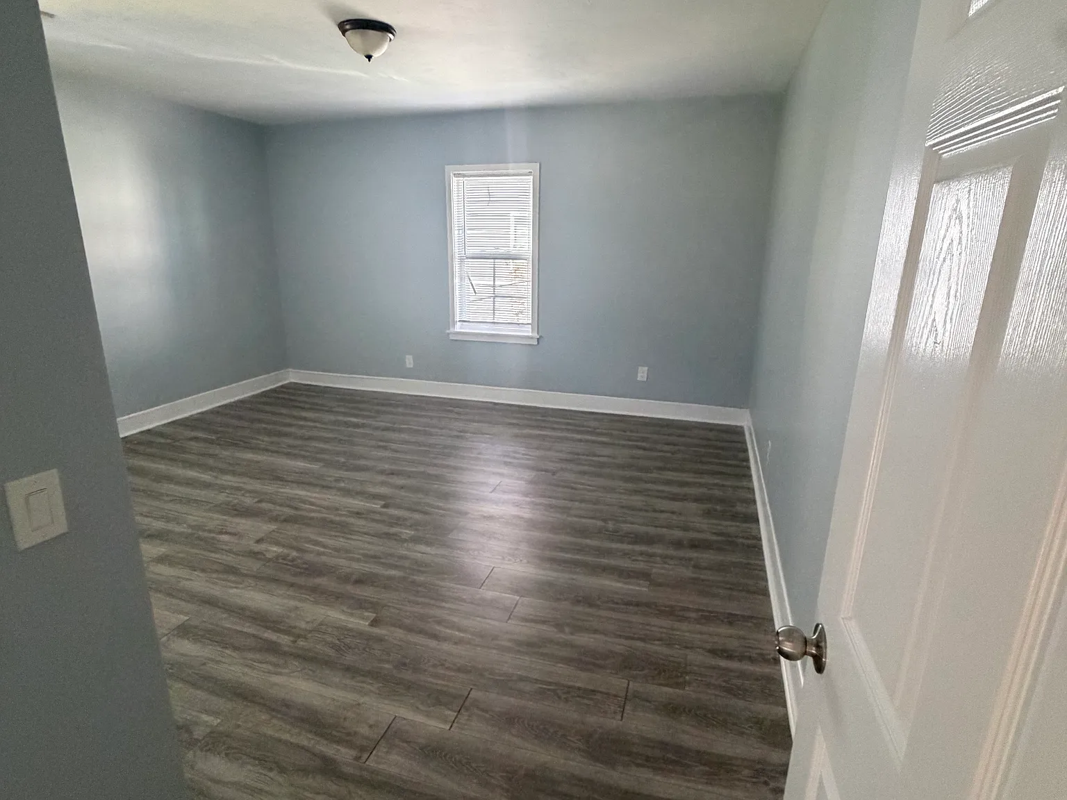 4 bed, $2,500 — Photo 4