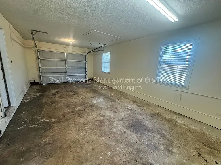 2393 Spicewood Dr — Photo 8