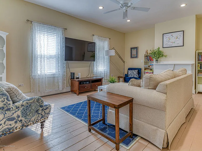 18 Abbott Ave #MAIN HOUSE — Photo 10
