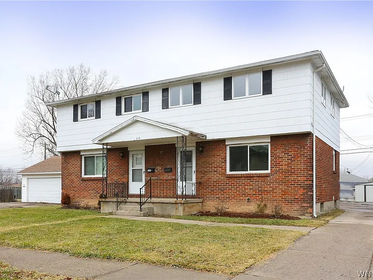 210 Meadowlawn Rd — Photo 1