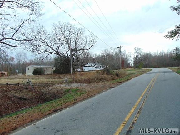 2nd image of 795 Jenkins Mill Rd