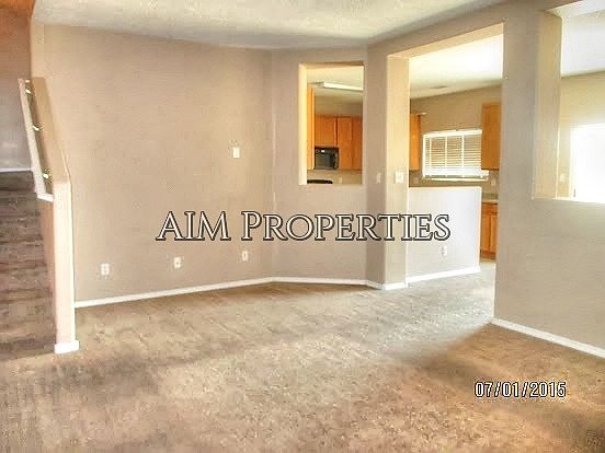4th image of 409 Luminoso Dr NW